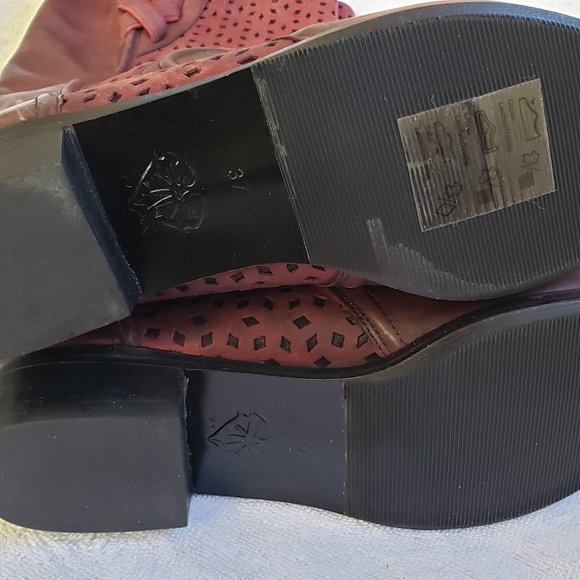 Anthropologie Knee-Hight Boots in Burgundy. US07. NEW - Picture 5 of 6